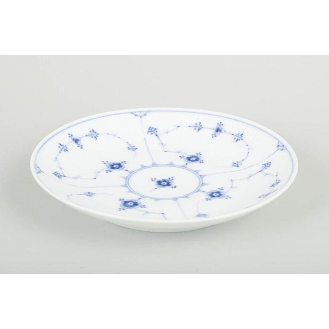 Royal Copenhagen Blue Fluted Plain, model 1/11. Dish, 1920s. Classic round dish in the “Blue Fluted Plain” porcelain...