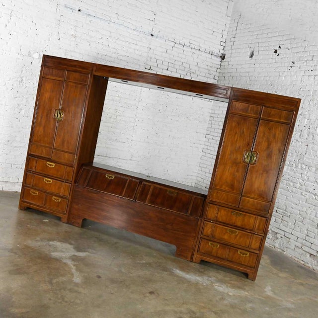 Vintage Campaign Style Thomasville Furniture Mystique 3 Section Modular Queen Bed Set W/Side Armoires For Sale - Image 6 of 17