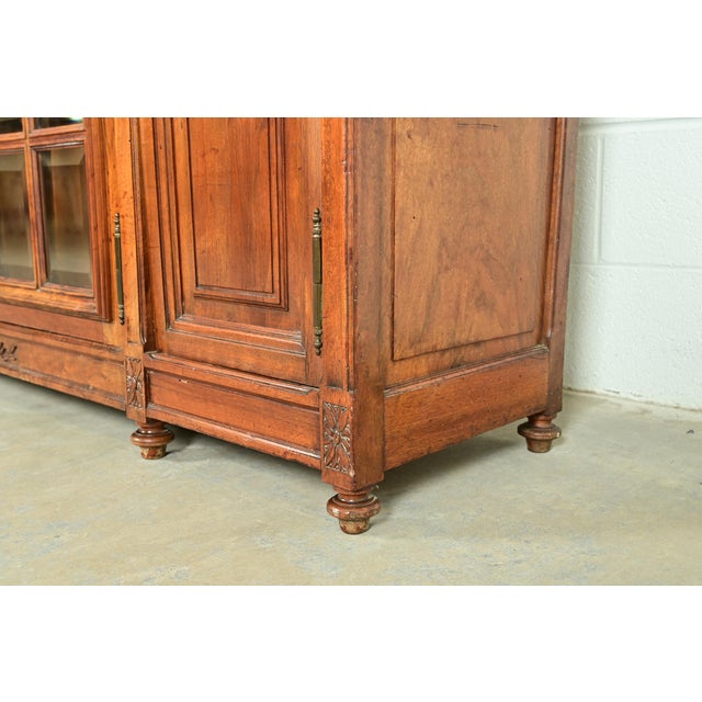Louis Majorelle Style Antique French Art Nouveau Carved Burled Walnut Bibliotheque Bookcase Cabinet, Circa 1900 For Sale - Image 11 of 15