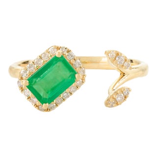 Art Deco Style Emerald Diamond Open Wedding Ring in 18k Gold Size 5 For Sale
