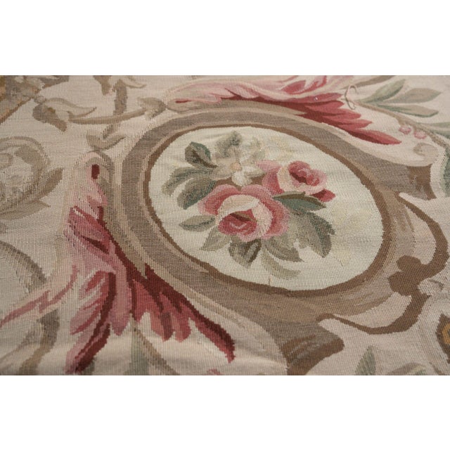 1980s 12x16 Vintage Aubusson Flat Weave Wool Rug, Louis Philippe Rose Wreath For Sale - Image 5 of 12