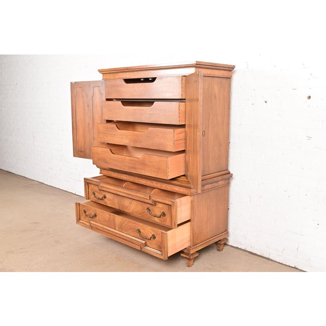 Wood Thomasville French Regency Louis XVI Walnut and Burl Wood Gentleman's Chest, Circa 1960s For Sale - Image 7 of 15