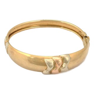 Mid 20th Century Darnlaion 18k Two Tone Gold Hinged Dome Bangle Bracelet For Sale