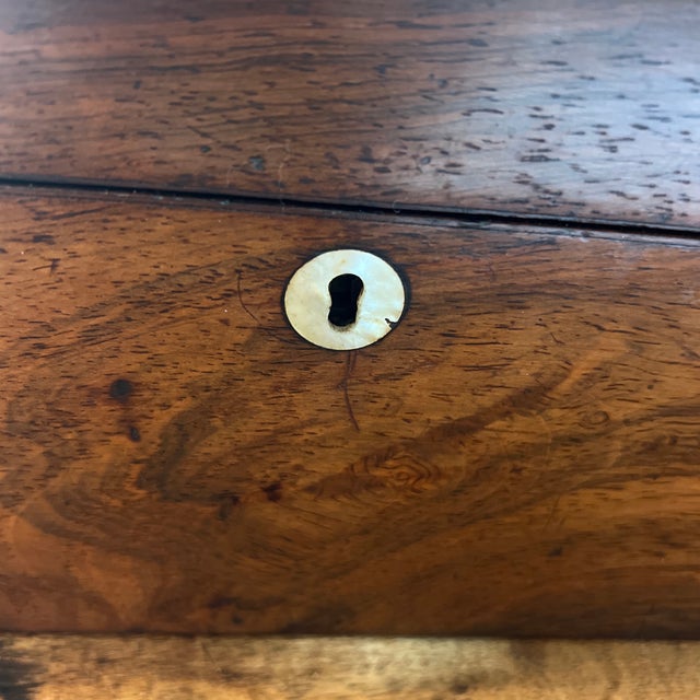 Antique English Regency Tea Caddy With Mother of Pearl Escutcheon For Sale In New York - Image 6 of 9