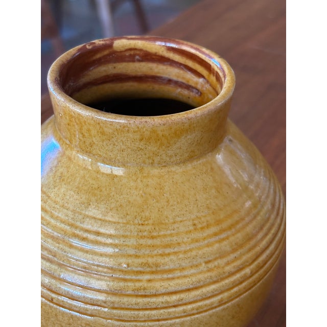 Ceramic Mid 20th Century Danish Studio Pottery Vessel – Fynske Landsby Odense, Sculptural Tripod Form For Sale - Image 7 of 10