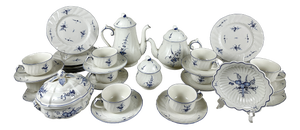 Vintage Luxembourg Vitro-Porcelain Tea Service from Villeroy & Boch, 1970s, Set of 39