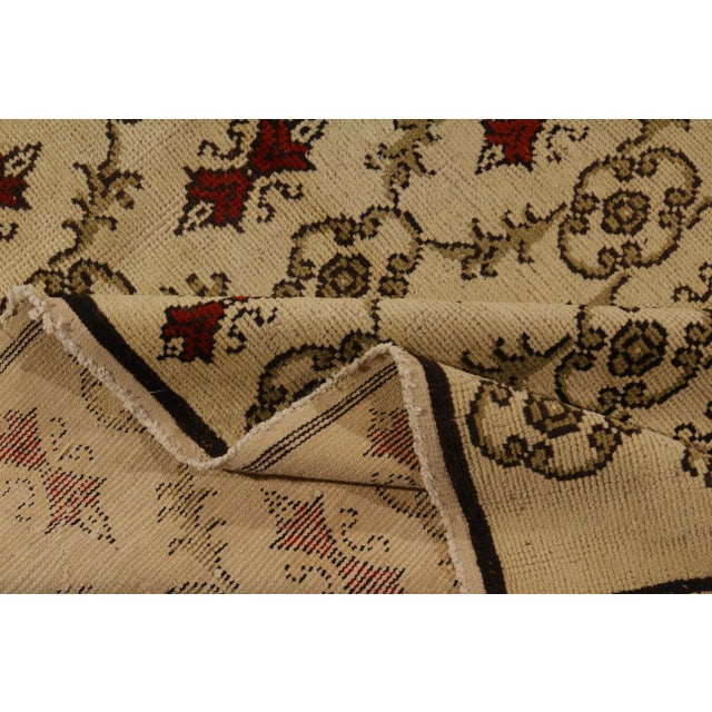 Contemporary Sparta Rug Beige Red Green Transitional Floral Pattern For Sale In New York - Image 6 of 6