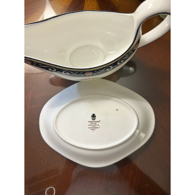Wedgwood Mid 20th Century Wedgwood Bone China, England, Runnymede, Dark Blue Gray Boat & Underplate For Sale - Image 4 of 5