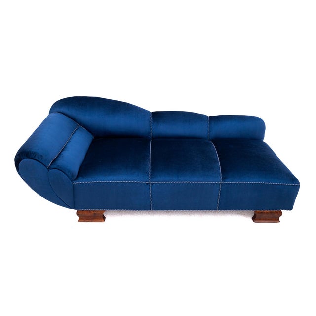Art Deco chaise longue in navy blue upholstery – professionally restored An elegant and striking Art Deco style chaise...