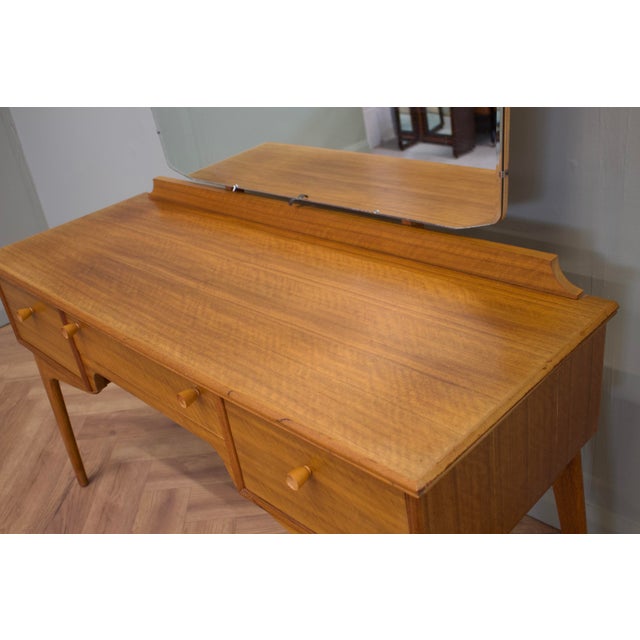 1950s Dressing Table in Walnut by Alfred Cox for Heals, 1950s For Sale - Image 5 of 8