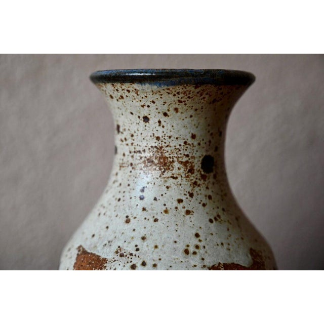 Scandinavian Brutalist Danish Vase by Henning Rasmussen for Ting Keramik, 1970s For Sale - Image 4 of 10