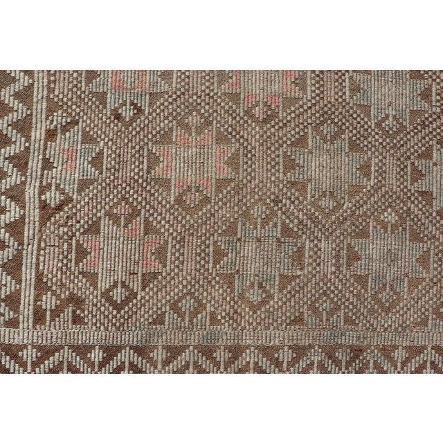 Vintage Turkish Embroidered Kilim With All-Over Star Design on a Taupe Ground For Sale - Image 4 of 13