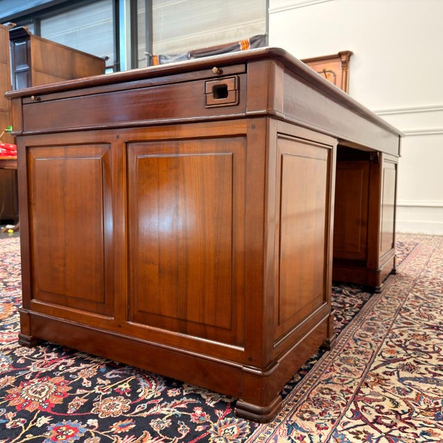 Wood Classic Italian Desk in Wood and Leather For Sale - Image 7 of 18