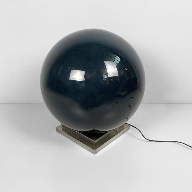 Italian Space Age round table lamp in blue and beige blow glass and steel, 1970s Table lamp with a spherical shade in dark...