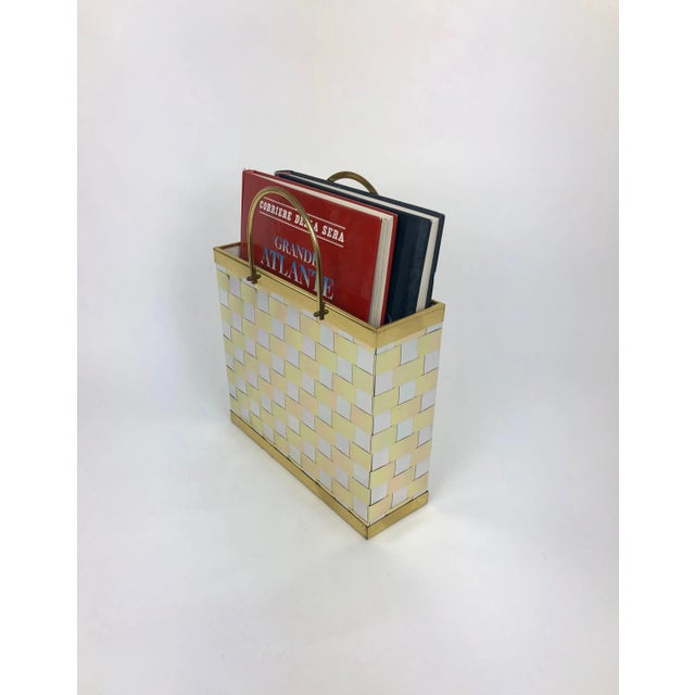 Hollywood Regency Magazine Racket Holder in Brass and Chrome, Italy, 1970s For Sale - Image 4 of 13