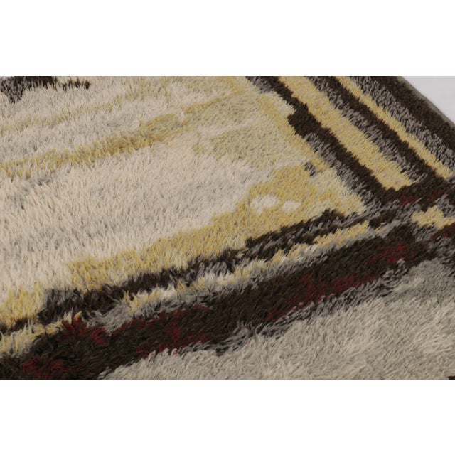 1960s Vintage Swedish Rya Rug With Cream and Gray Abstract Design - Rug & Kilim For Sale - Image 5 of 9