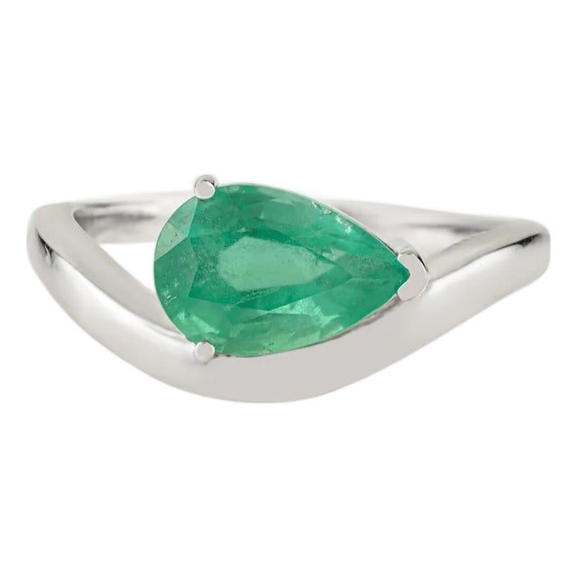 VRJewels 1.31 Carat Pear-Cut Zambian Emerald Wave Ring Size 6 in 14k White Gold For Sale
