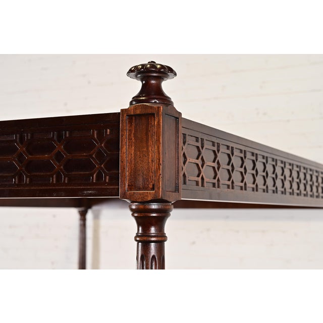 1980s Henredon Georgian Carved Mahogany Four-Poster Queen Size Canopy Bed For Sale - Image 5 of 9