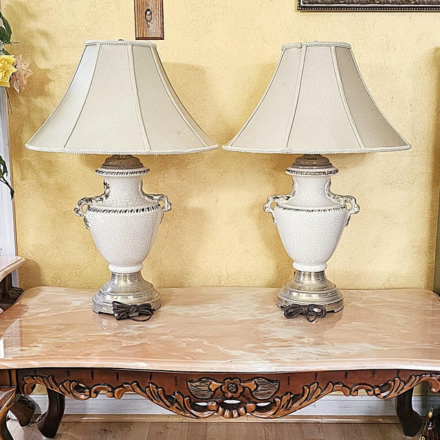 Neoclassical Vintage Pair of Neoclassical Trophy Urn Table Lamps in White Crackle Glaze – Made in Usa For Sale - Image 3 of 18