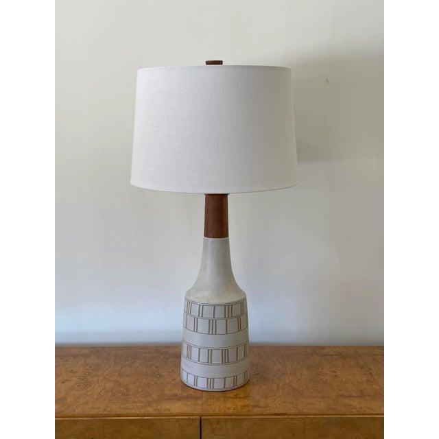 1960s Large Ceramic Table Lamp by Jane and Gordon Martz For Sale - Image 9 of 12