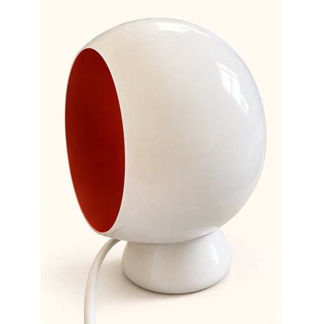 Mid-Century Modern Vintage Space Age Eyeball Table Lamp – White With Red Interior, C. 1970s–1980s For Sale - Image 3 of 6