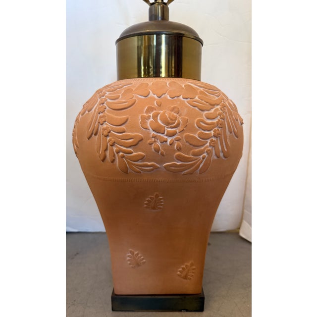 French Country 1980s Cottage Style Terracotta & Brass Table Lamp For Sale - Image 3 of 6