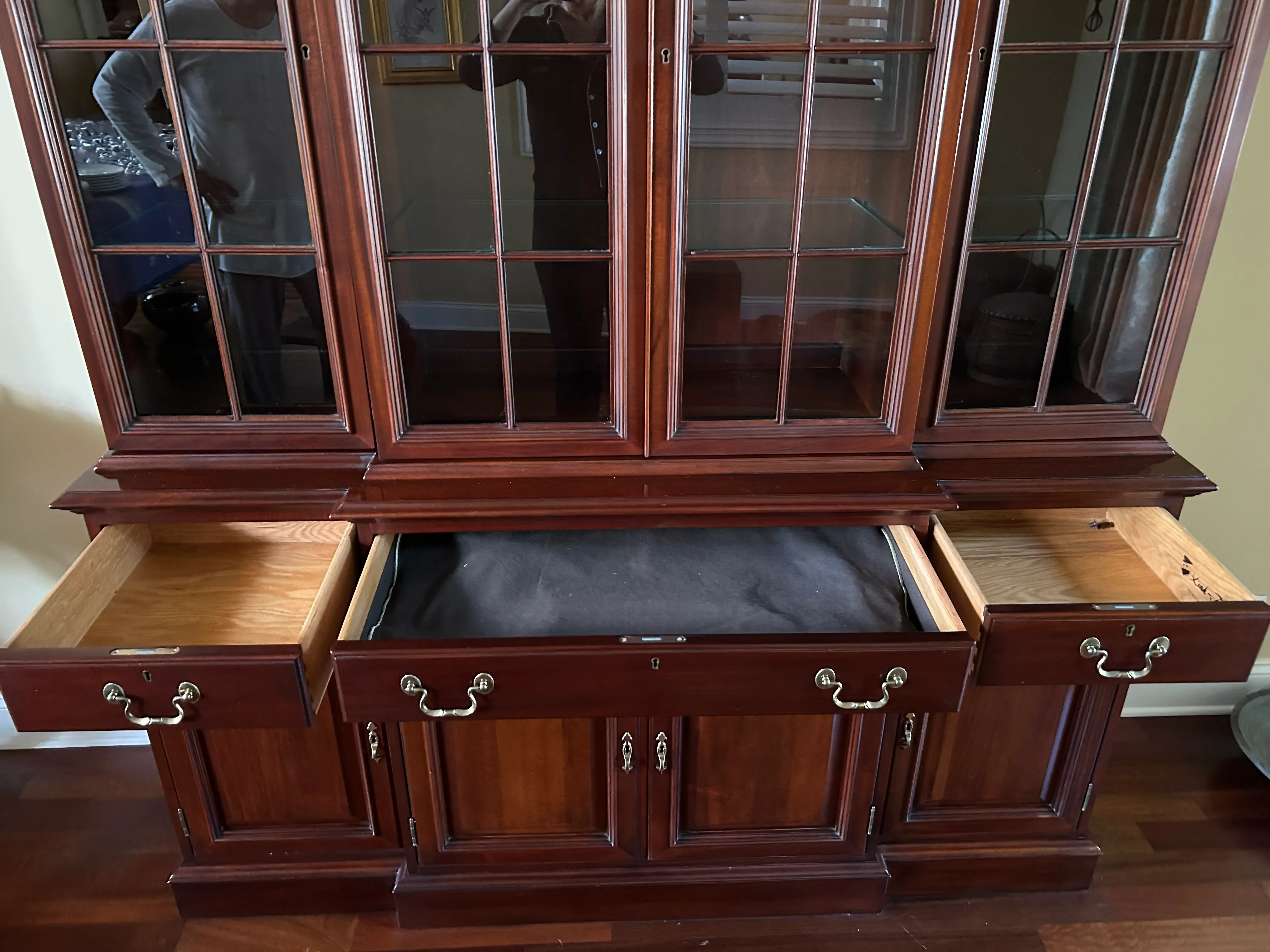 1990s Link-Taylor Lexington Mahogany China Cabinet | Chairish