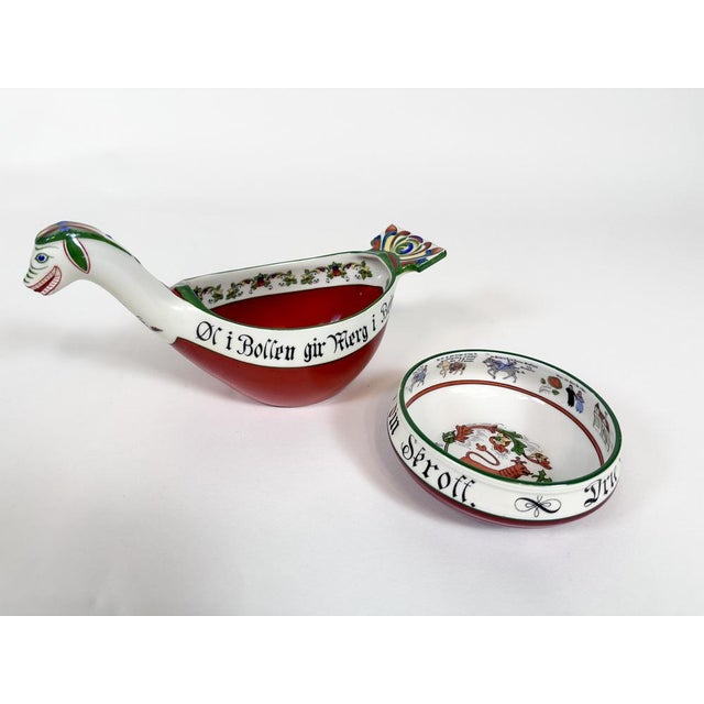 Norwegian Folk Art Drinking Bowl and Viking Dragon Boat-Shaped Ale Bowl with Hand-Painted Decor from Porsgrund Porcelain, 1930s, Set of 2 For Sale - Image 3 of 15
