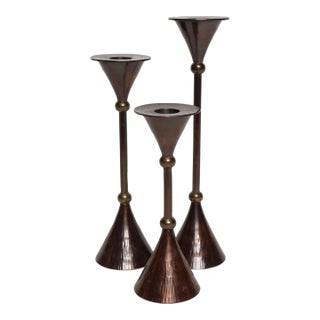 Set of Three Memphis-Style Vintage Graduated Brass Candlesticks by Rosenthal Netter For Sale
