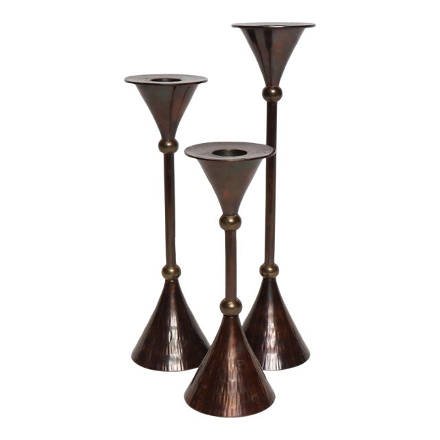 Set of Three Memphis-Style Vintage Graduated Brass Candlesticks by Rosenthal Netter For Sale
