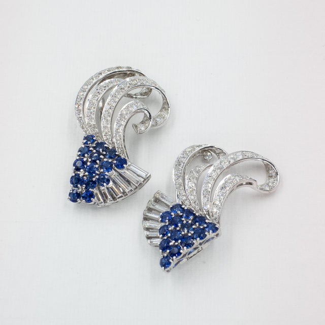 Modern 1940s Platinum Diamond Sapphire Duette Pin Brooch For Sale - Image 3 of 8