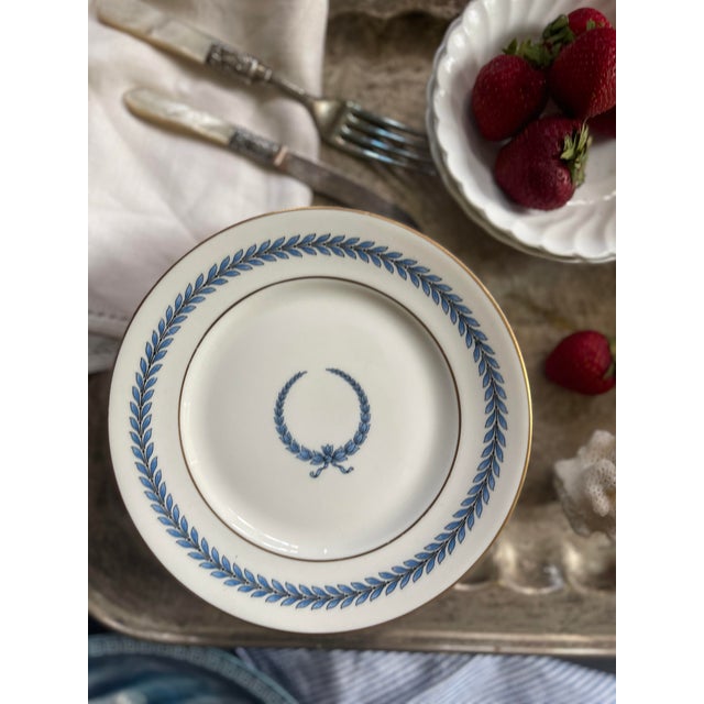 Art Deco 1950s Warwick Blue Laurel Plates - Set of 8 For Sale - Image 3 of 10