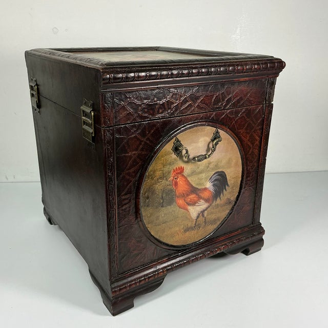 1970s Vintage Farmhouse Arts & Crafts Boho Chic Velvet Lined Rooster Storage Box For Sale - Image 14 of 18