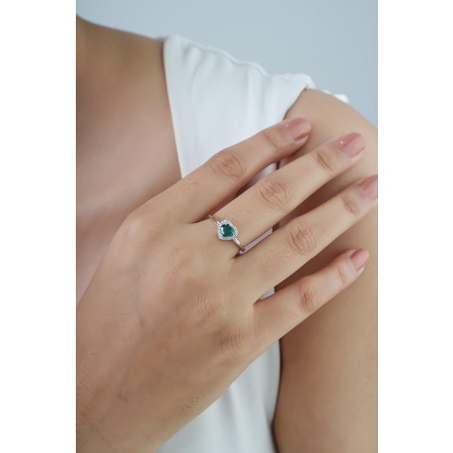 Art Deco Art Deco Heart Cut Emerald & Diamond Promise Ring Size 6.5 in 18k White Gold For Sale - Image 3 of 16