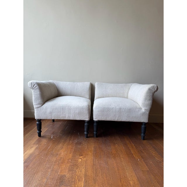 This pair of French Art Deco Tete-a-Tete chairs features clean lines and balanced proportions, reflecting the era’s...