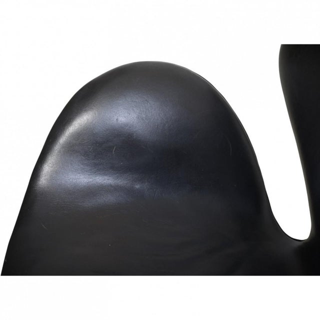 1960s Vintage Swan Chair in Black Leather by Arne Jacobsen, 1964 For Sale - Image 5 of 18