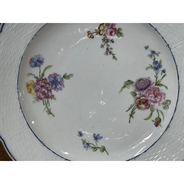 18th Century Porcelain Plate with Polychrome & Flowers from Sèvres, in Good conditions. Designed before 1890
