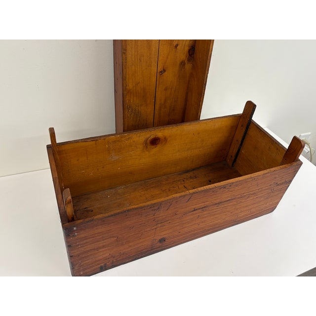 Early American Primitive Pine Lift-Top Storage Box | 19th Century Farmhouse Blanket or Document Box For Sale In Orlando - Image 6 of 15