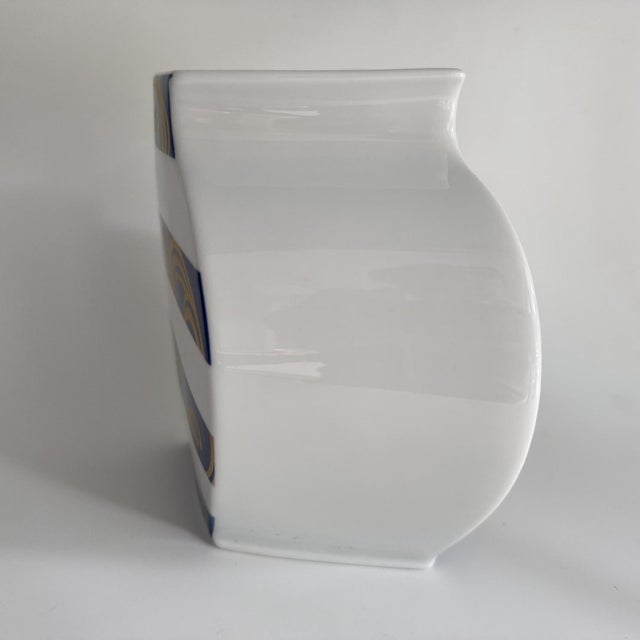 This is an item from the famous and award-winning 'Rosenthal Studio Line'. Under this label, Rosenthal has been working...