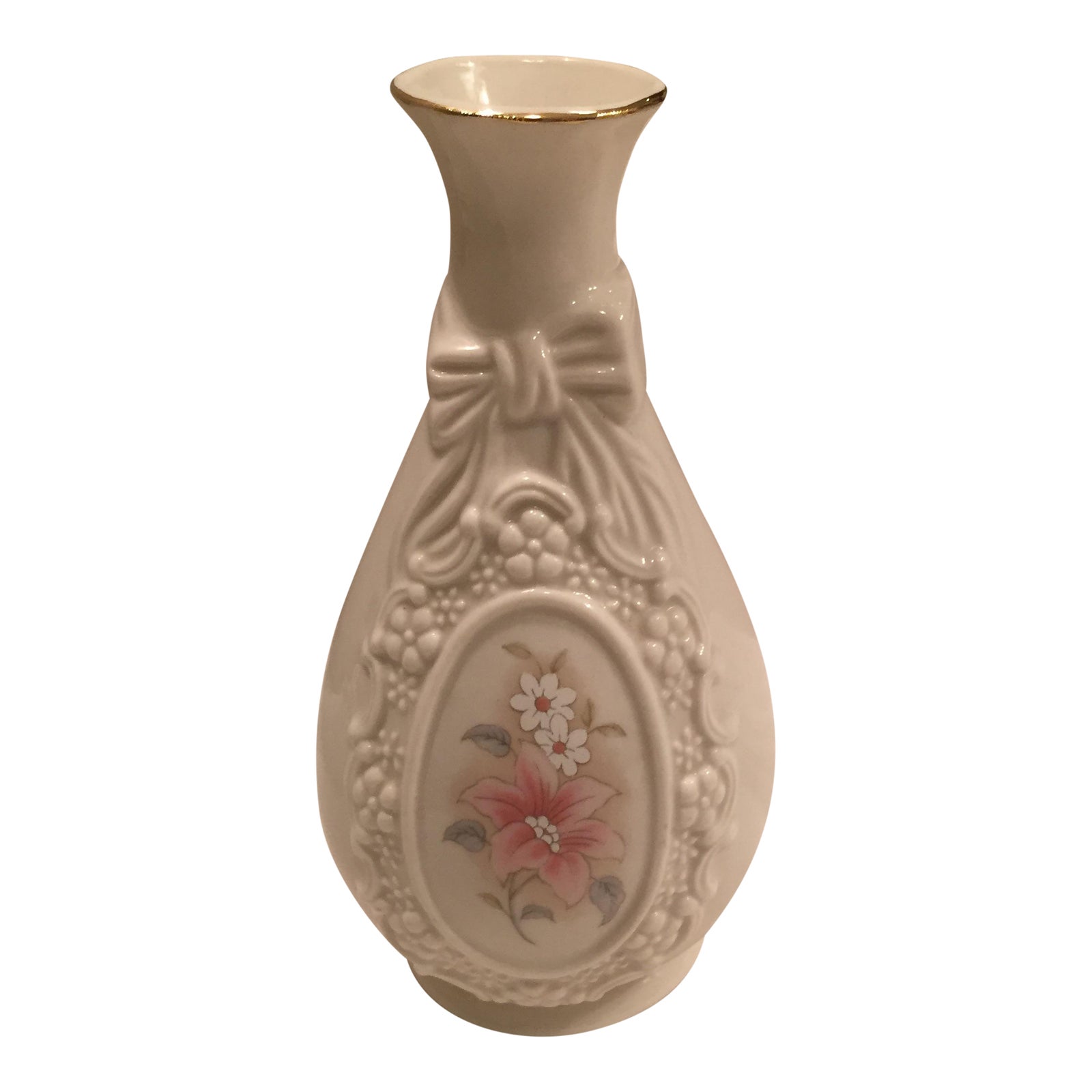 Cameo Ribbon Vase by Royal Heritage Collection Chairish