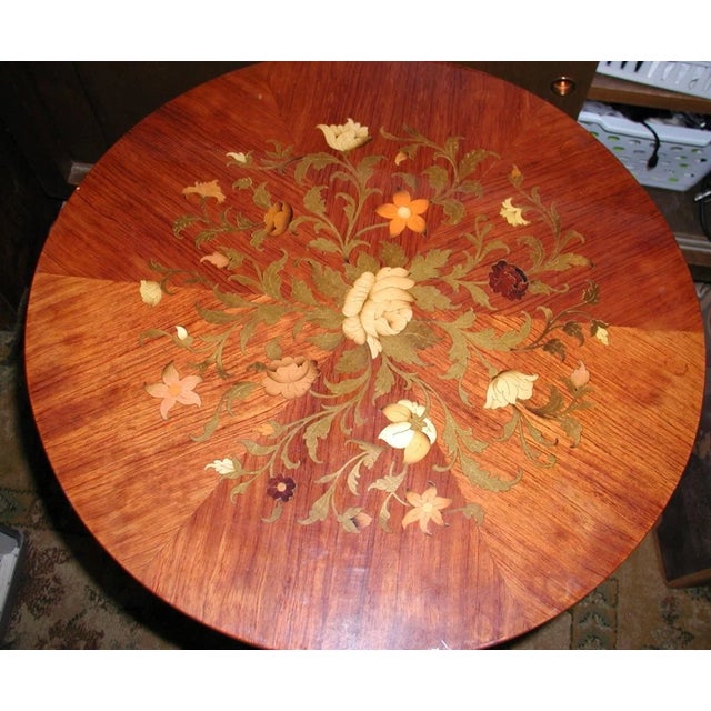 1990s Vintage MCM Italian Marquetry Floral Design Side Table For Sale - Image 5 of 6