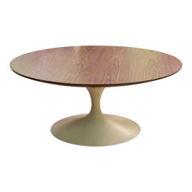 Example of Eero Saarinen Tables