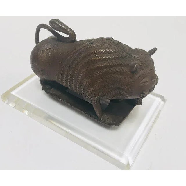 Antique Seljuk-Style Islamic Cast Bronze Lion With Prey Figure, Circa 1900 For Sale - Image 4 of 13