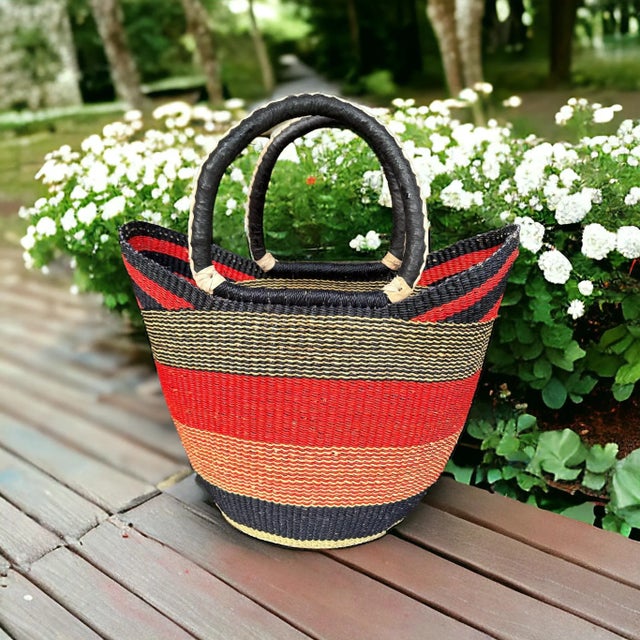Textile African Bolga Ghana Woven Yikene Basket Beach Bag U Shopper, Red and Black For Sale - Image 7 of 11