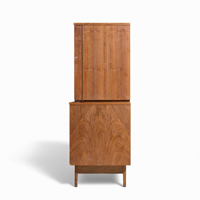Mid 20th Century Mid 20th Century Young Manufacturing Mid Century Highboy Dresser For Sale - Image 5 of 8
