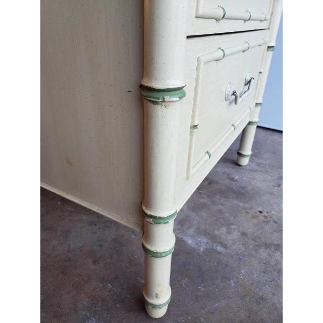 1970s Vintage Thomasville Faux Bamboo Lingerie Checks. Green and Off White Design With Original Finish For Sale In New Orleans - Image 6 of 8