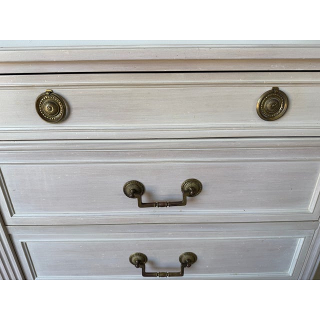 Vintage John Widdicomb Neoclassical Style 8-Drawer Dresser With Brass Handles For Sale - Image 13 of 18