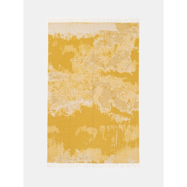 Jacquard wool and cashmere blanket with classic "Stucco" motif from the Villa Como Collection.