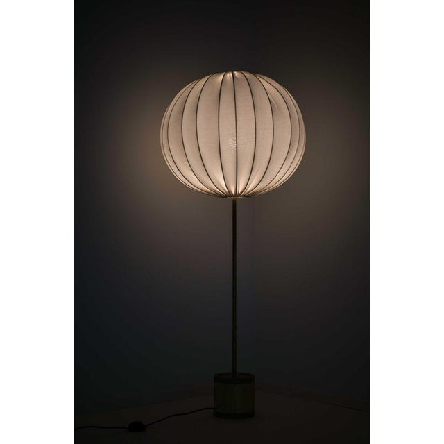 Mid-Century Modern Floor Lamp in Brass and Fabric by Hans-Agne Jakobsson, 1950s For Sale - Image 4 of 7