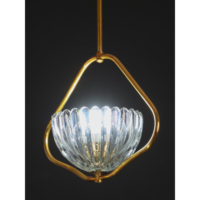 Glass 1950s Art Decò Barovier E Toso Murano Glass and Brass Pendant Light For Sale - Image 7 of 14
